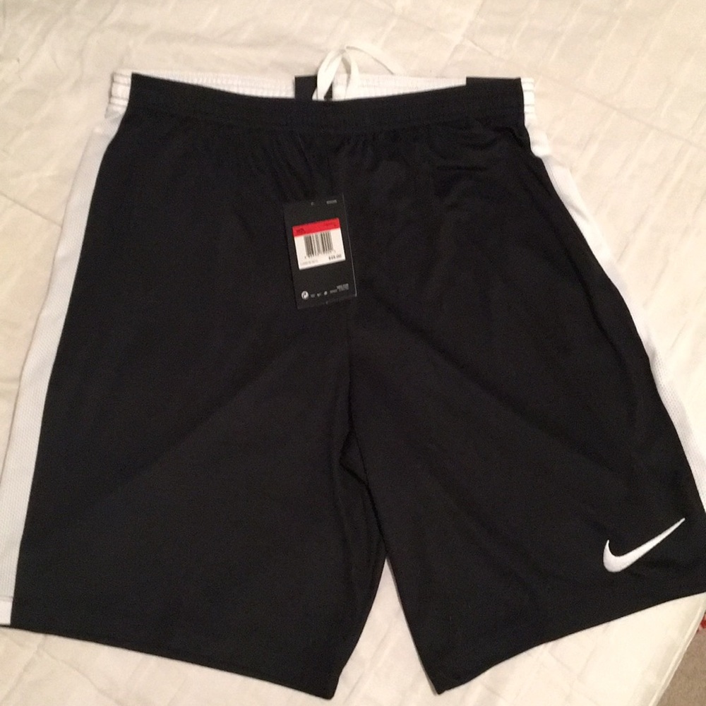 NWT Men’s Nike Dri-Fit SLIM FIT shorts